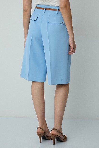 Crepe Bermuda shorts with pleats