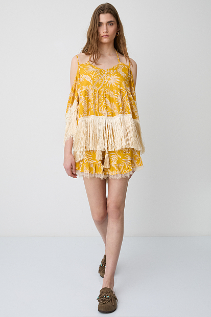 Printed shorts with ruffles