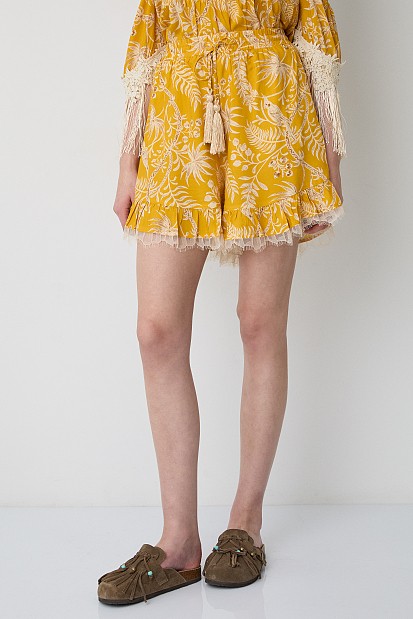 Printed shorts with ruffles