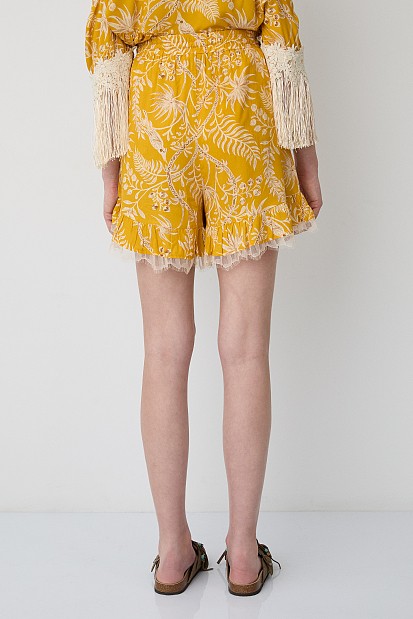 Printed shorts with ruffles