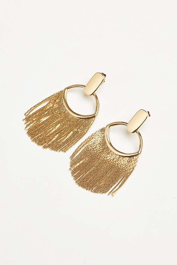 Hanging earrings with metallic details