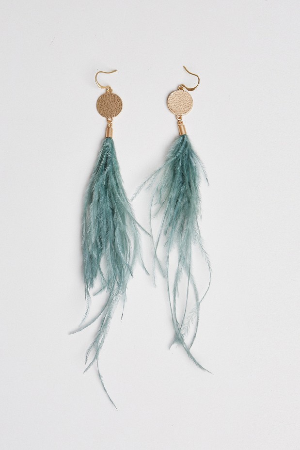 Long earrings with feathers