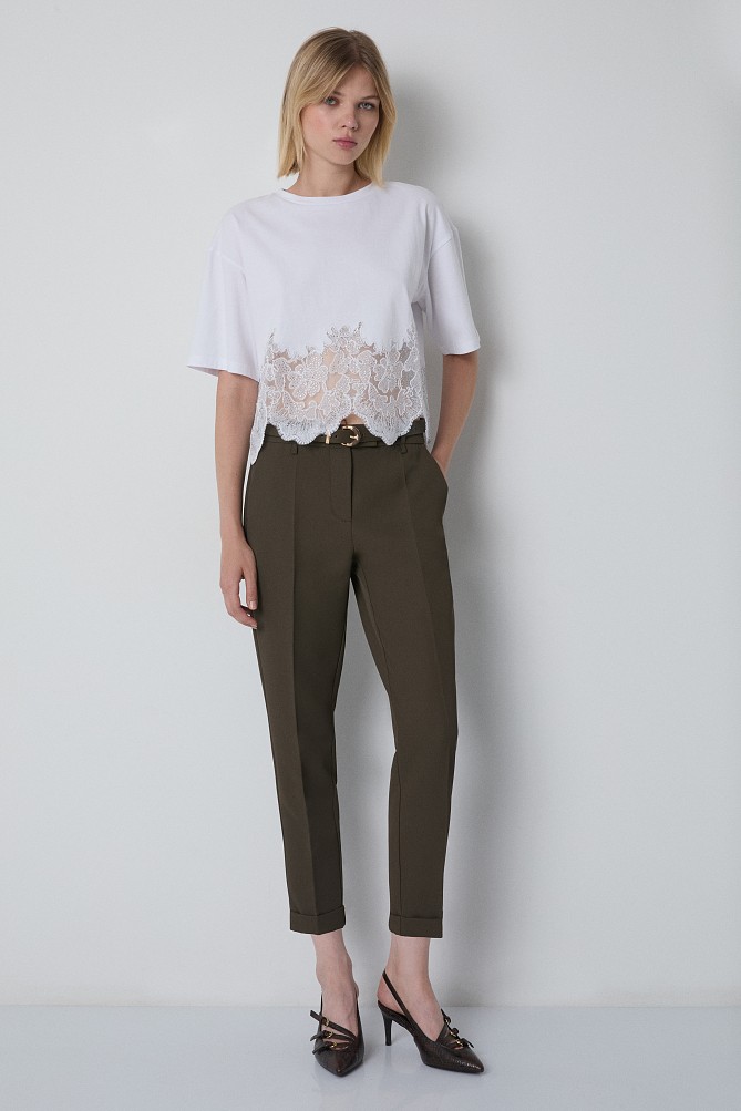 Short-sleeve blouse with lace and rhinestones