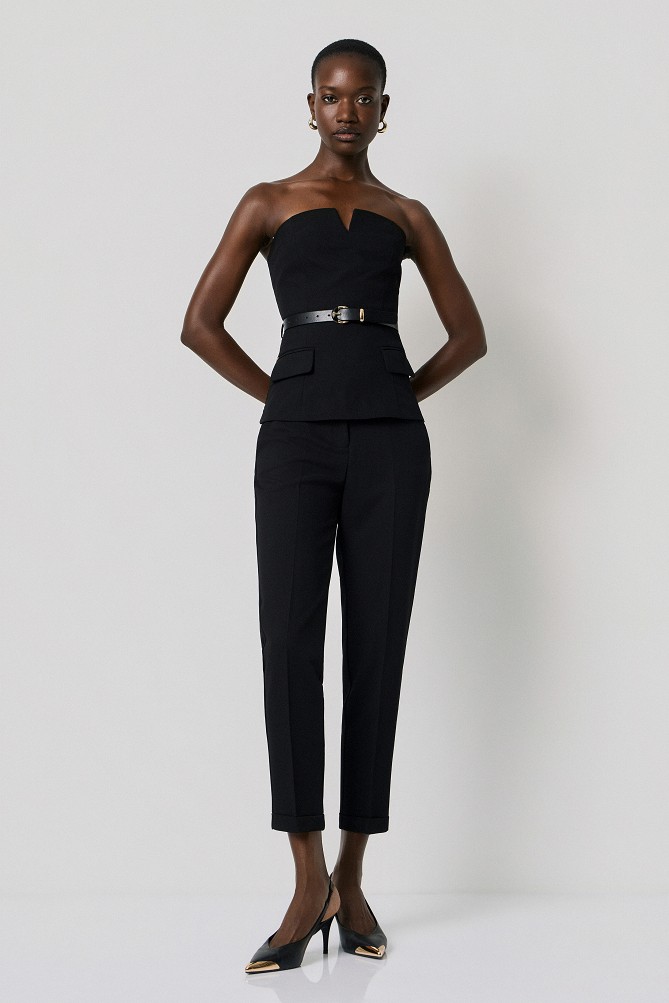 Srapless top with belt