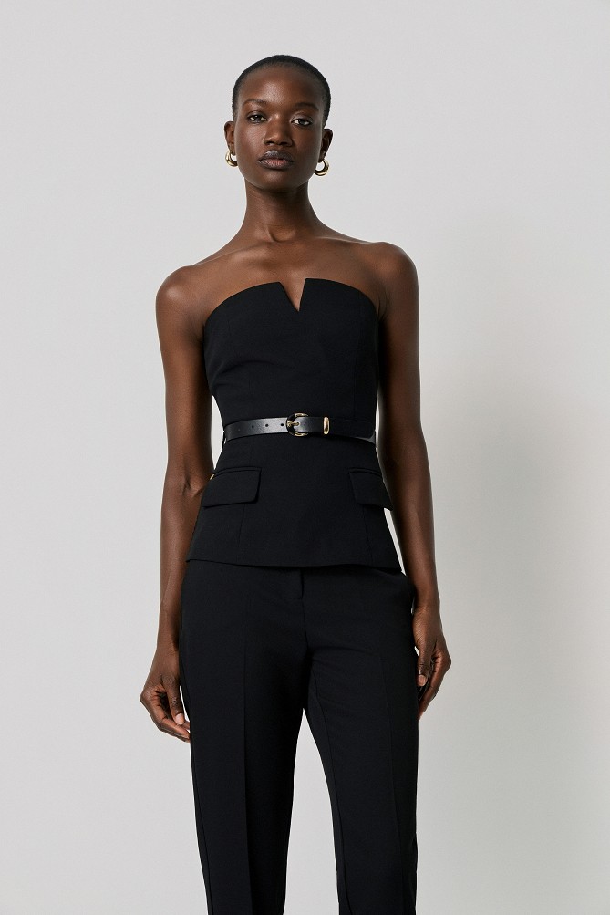 Srapless top with belt