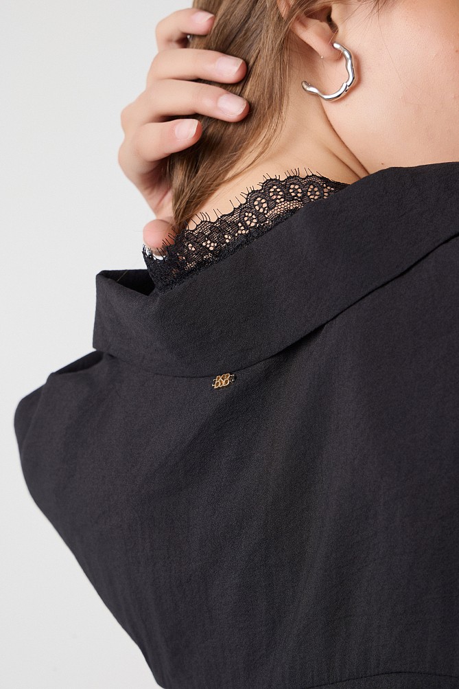 Crepe shirt with a lace top