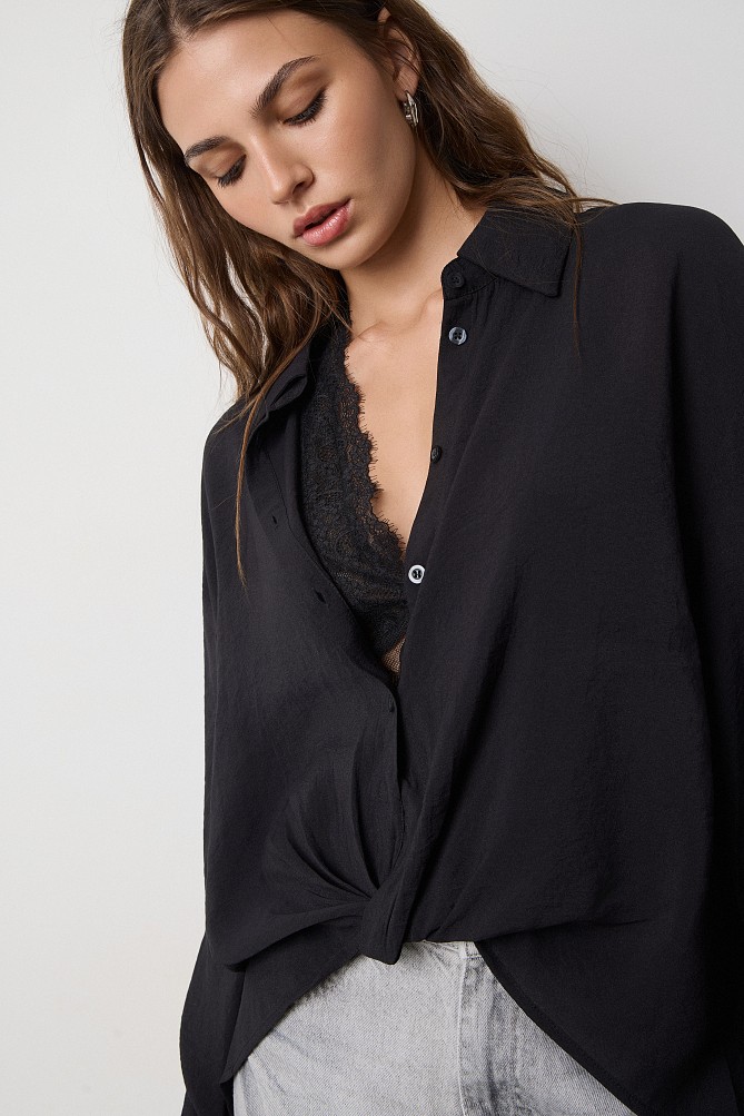 Crepe shirt with a lace top