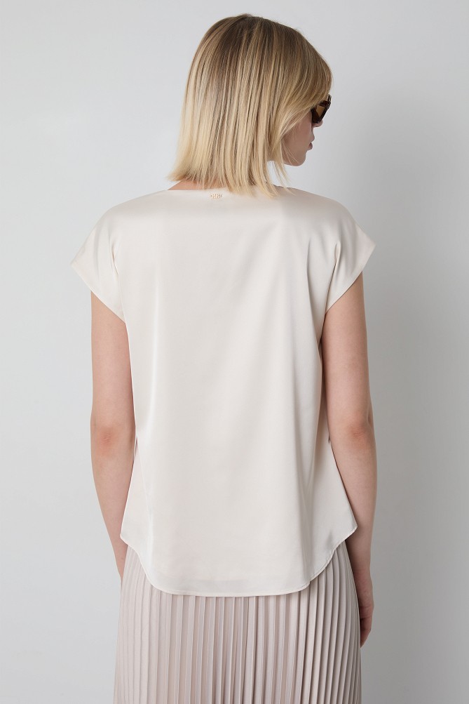 Basic satin-look blouse