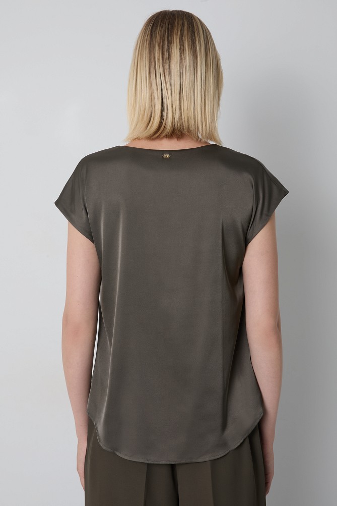 Basic satin-look blouse