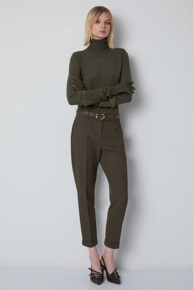 Cropped cigarette trousers