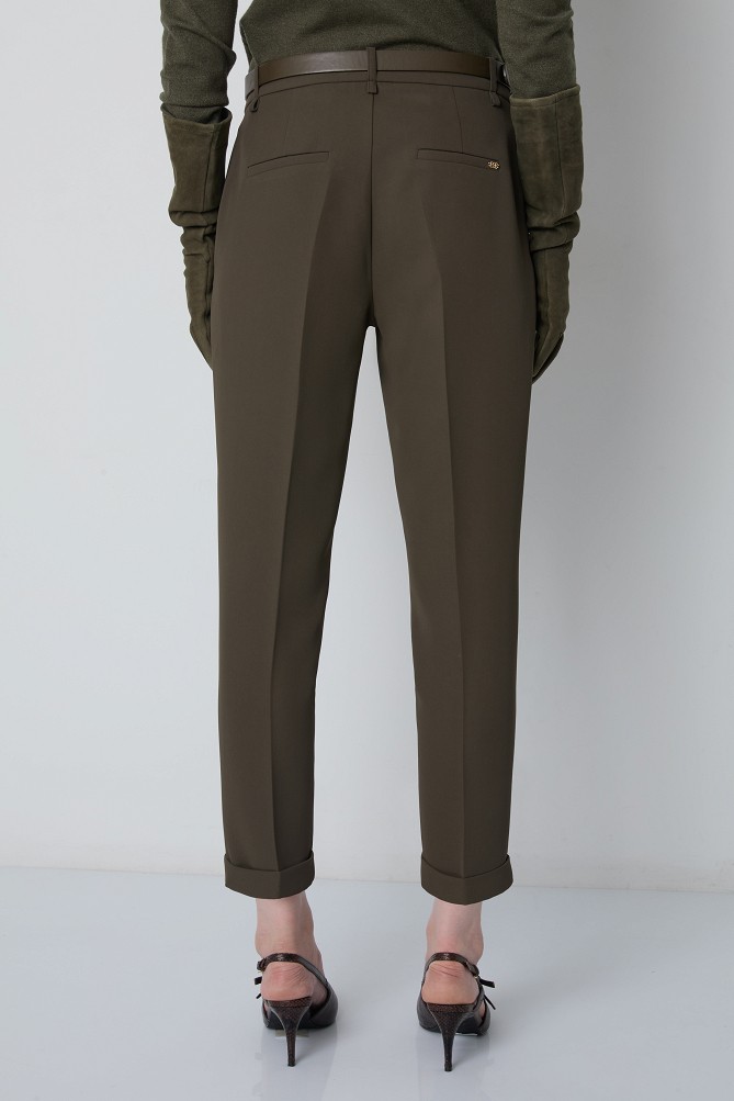 Cropped cigarette trousers
