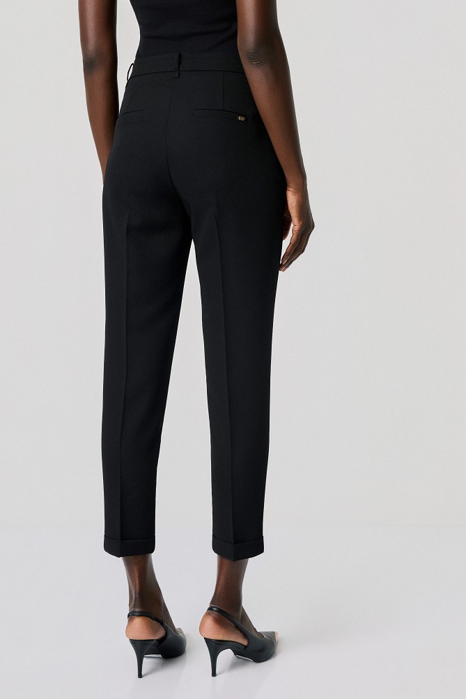 Cropped cigarette trousers