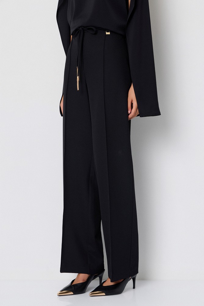 Fabric trousers with a tie drawstring waist