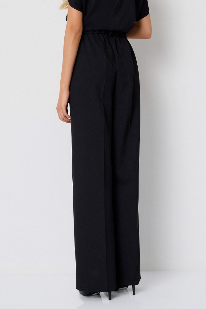 Fabric trousers with a tie drawstring waist