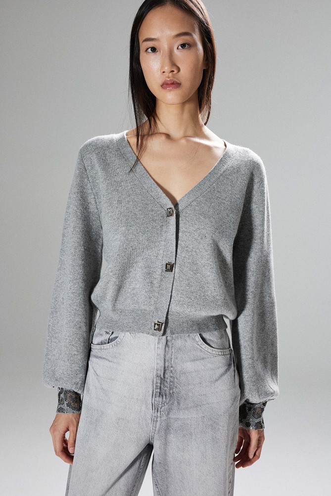 Knited cardigan with balloon sleeves and rhinestone embellishments