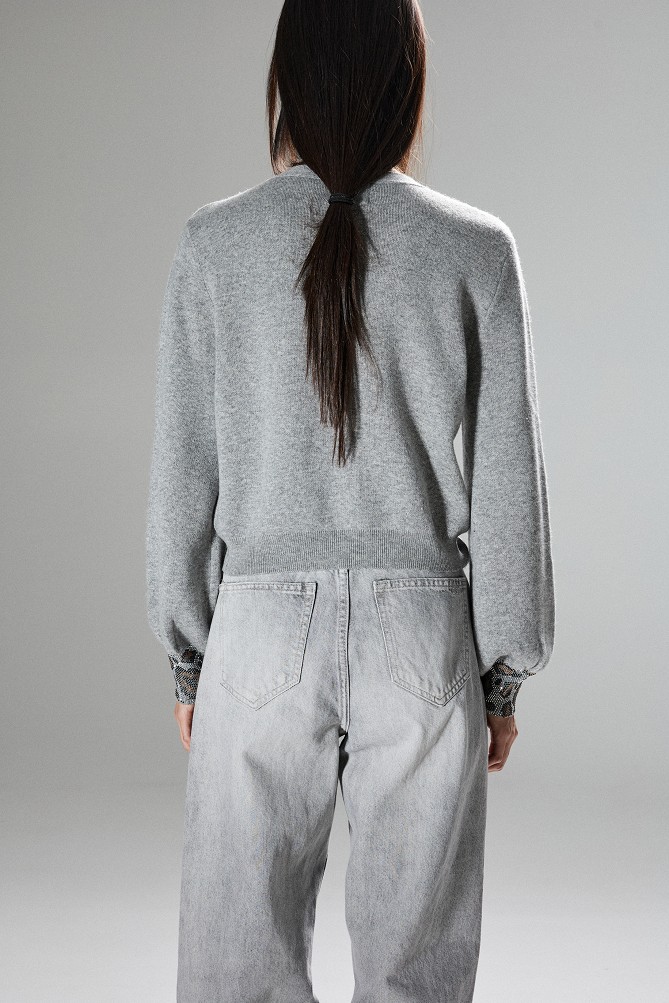 Knited cardigan with balloon sleeves and rhinestone embellishments