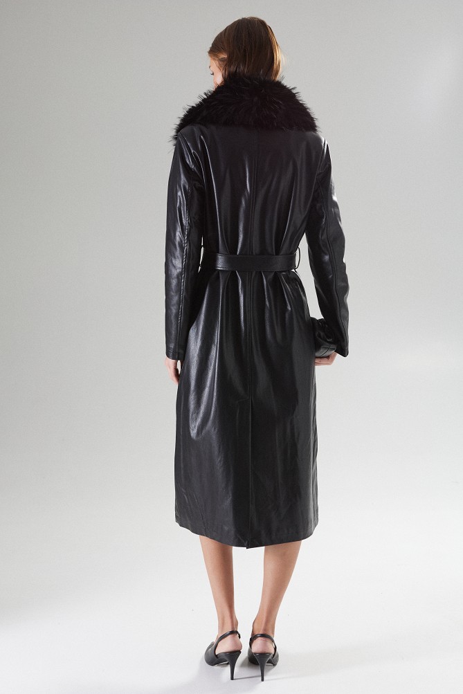 Μακρύ παλτό με δερμάτινη όψη και γούνα