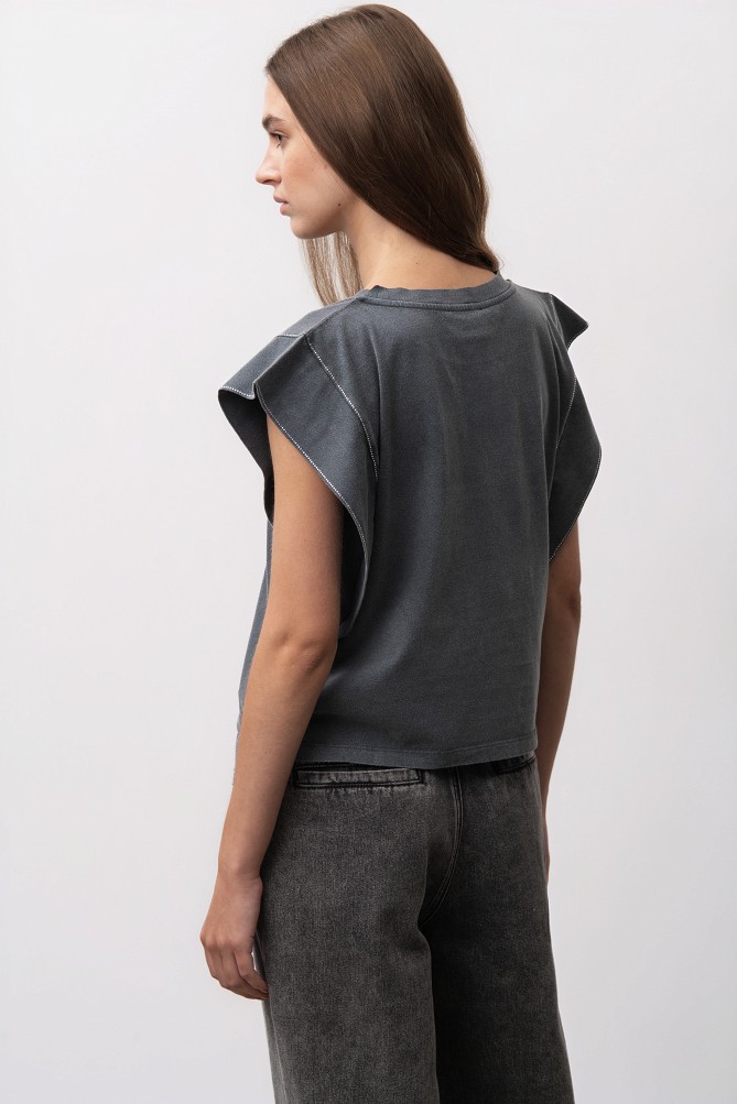 Sleeveless cotton top with ruffles