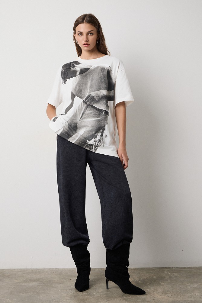 Camisa oversize estampada con pedrería