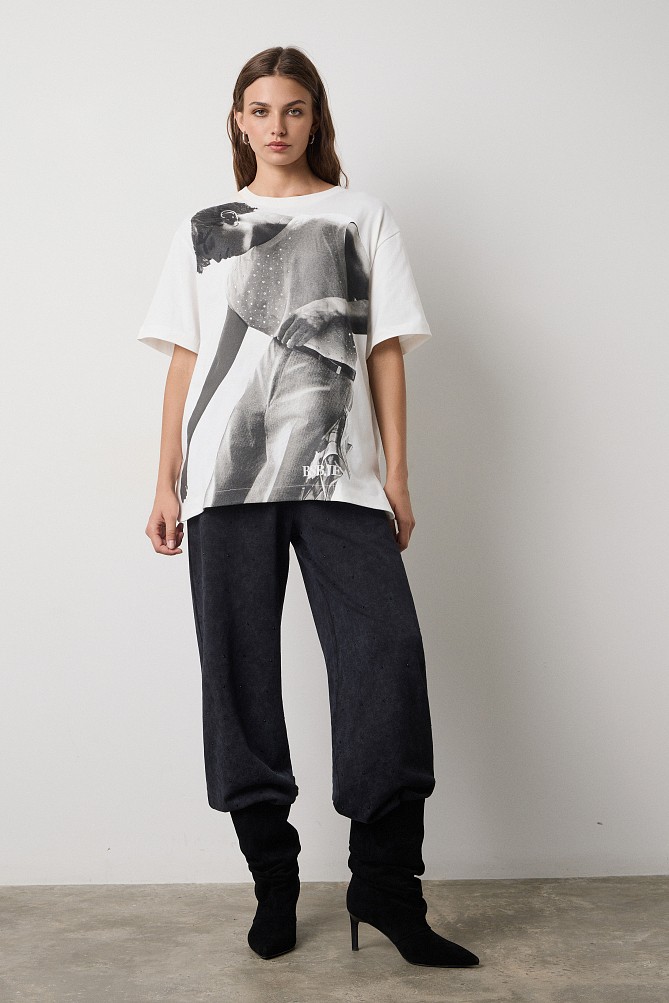 Camisa oversize estampada con pedrería