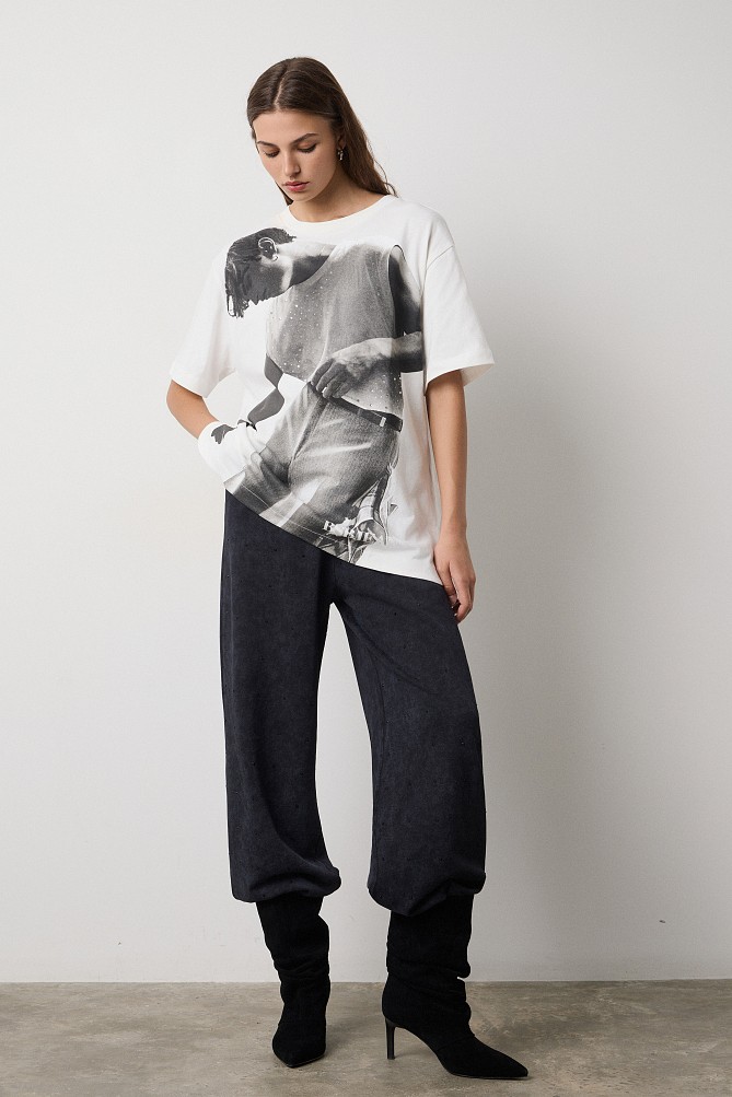 Camisa oversize estampada con pedrería