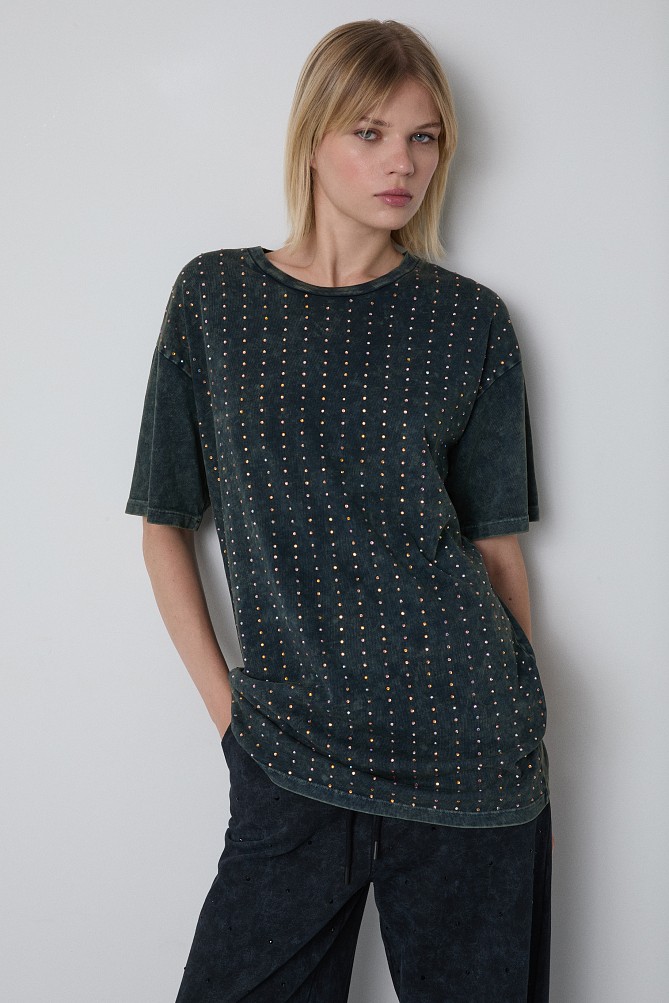 Camiseta larga con adornos de pedrería