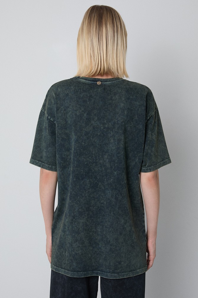 Camiseta larga con adornos de pedrería