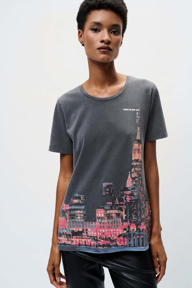 Printed T-shirt with rhinestones