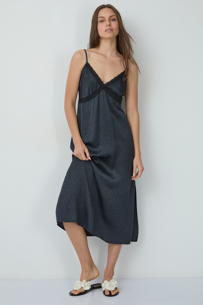 Maxi dress with animal print