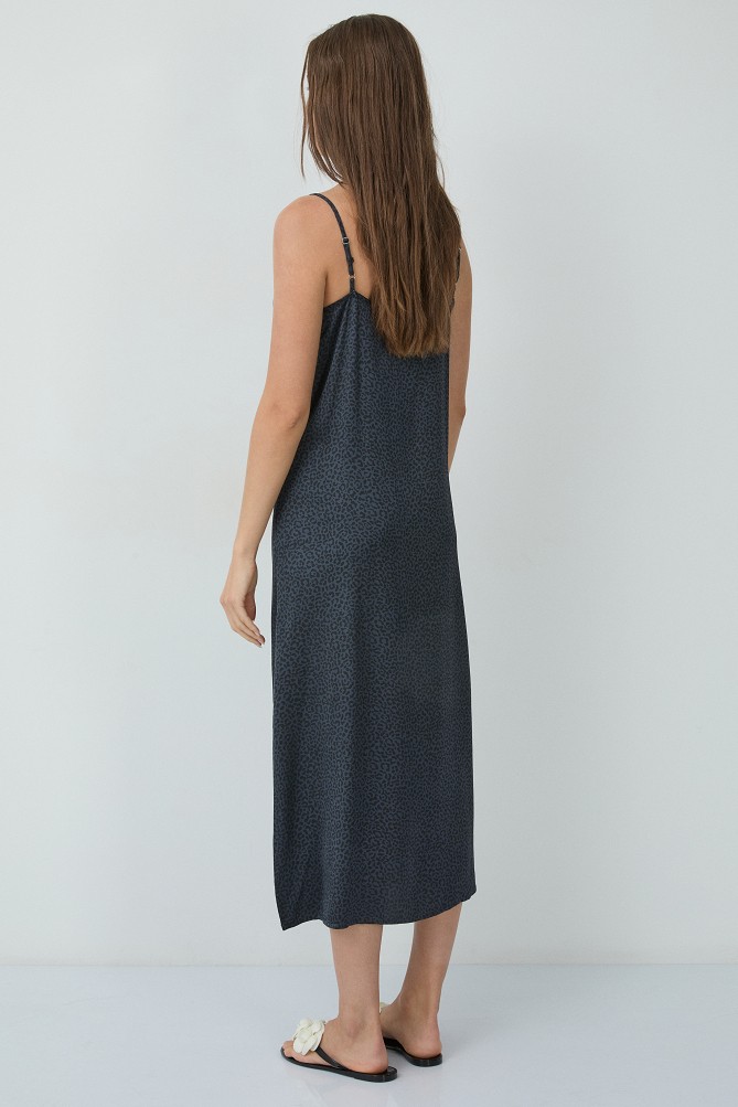 Maxi dress with animal print