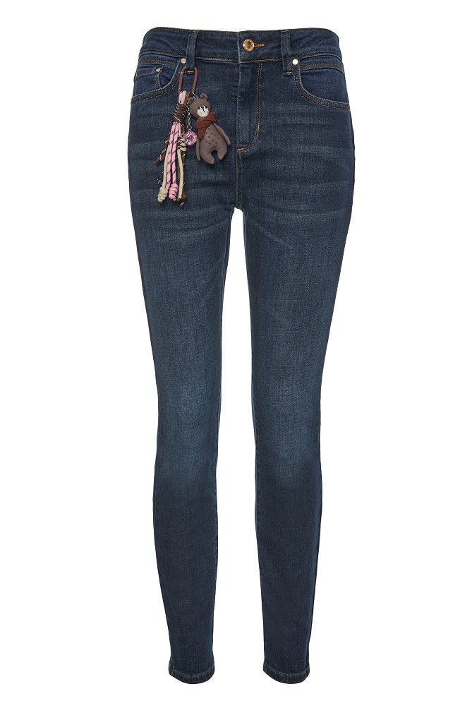 Selena skinny jeans with a decorative detail
