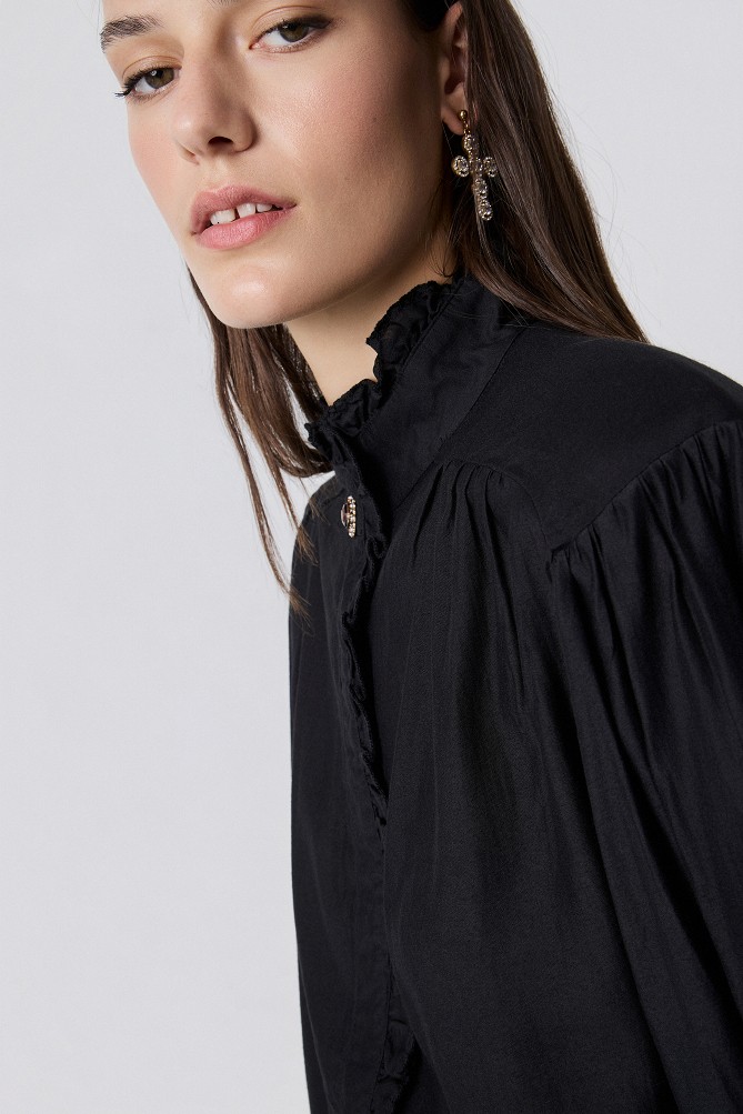Shirt with lace detailing