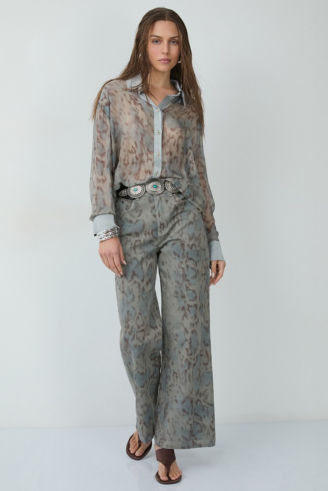 Camisa con estampado animal