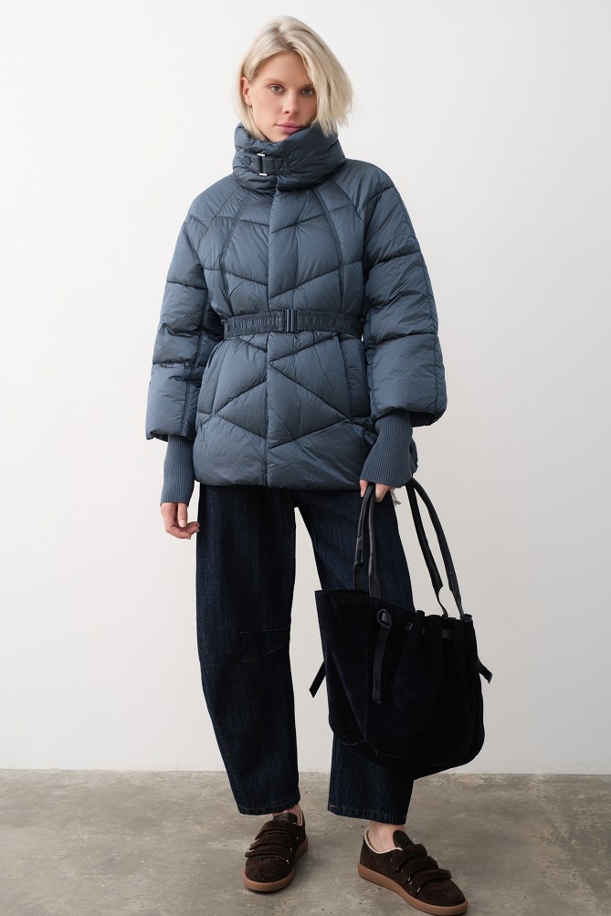 Puffer jacket with ribbed sleeves