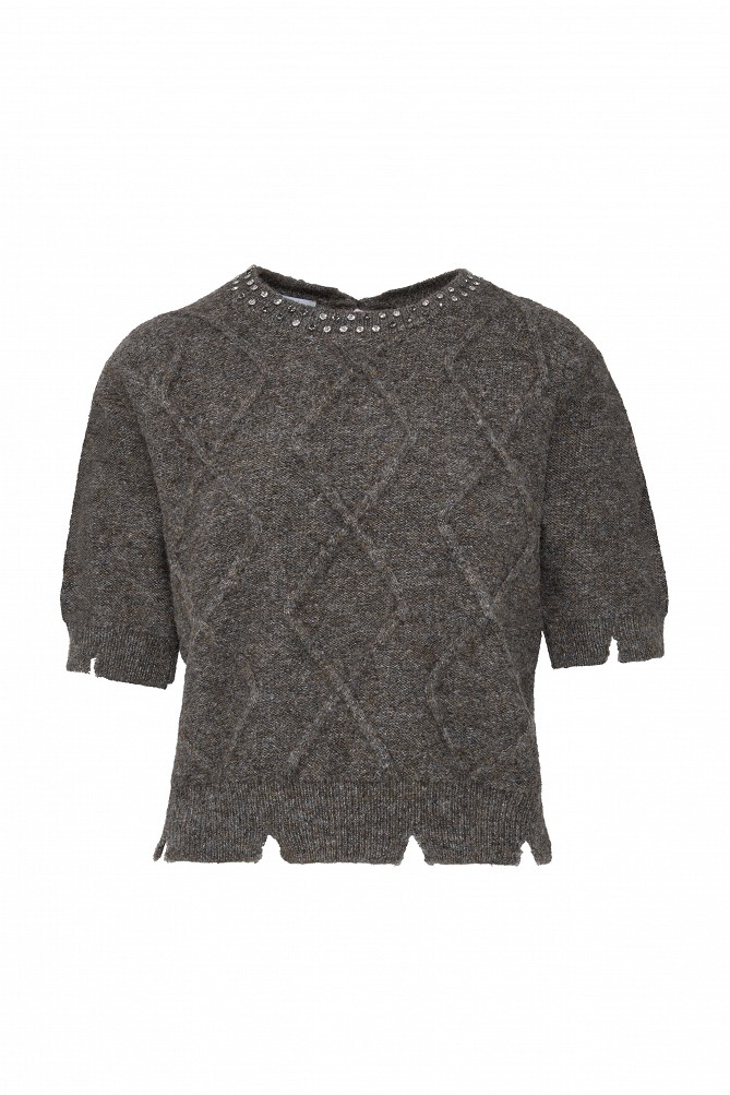 Short-sleeved knitted sweater with embellished stones