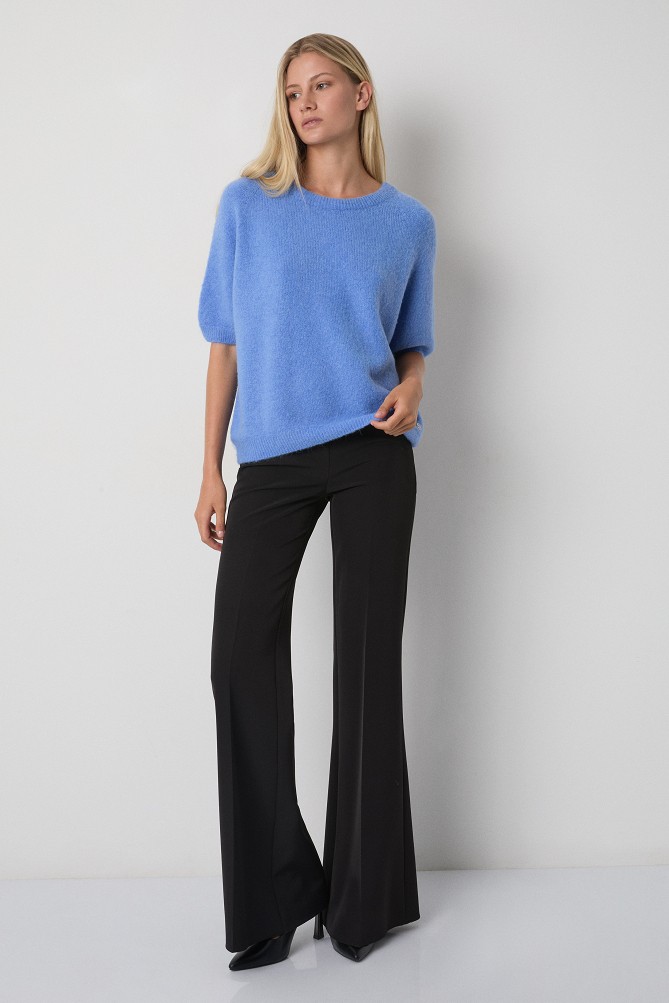 Short-sleeved sweater