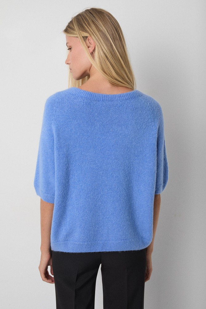Short-sleeved sweater