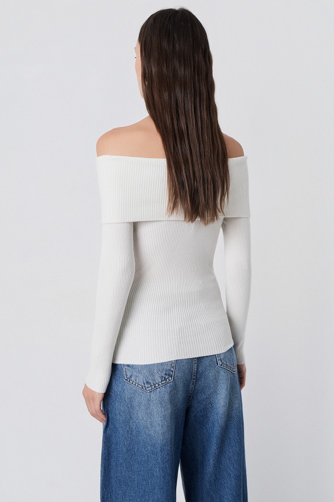 Knitted off-shoulder sweater