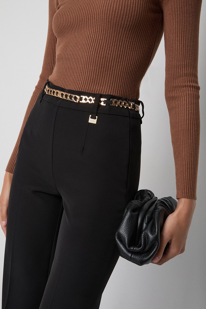 Elastic belt with metal details
