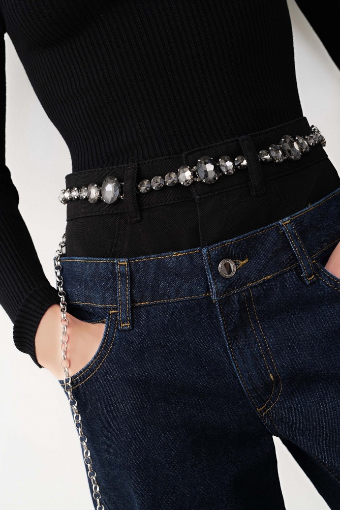 Belt with a thin metal chain