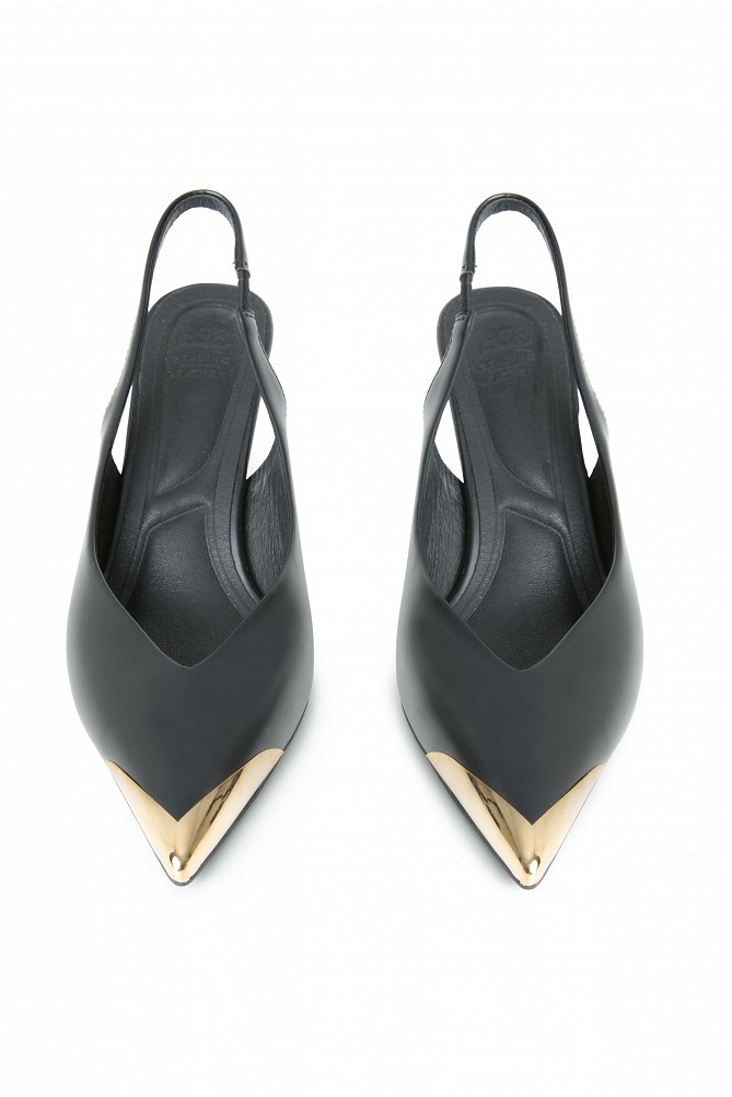 Slingback pumps with a metallic toe cap, elastic slingback strap