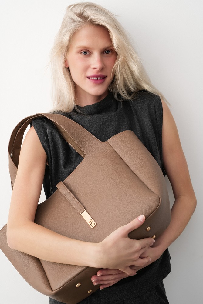 Shopper bag with a gold-tone buckle