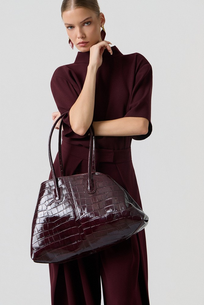 Shoulder bag with glossy croc-effect finish