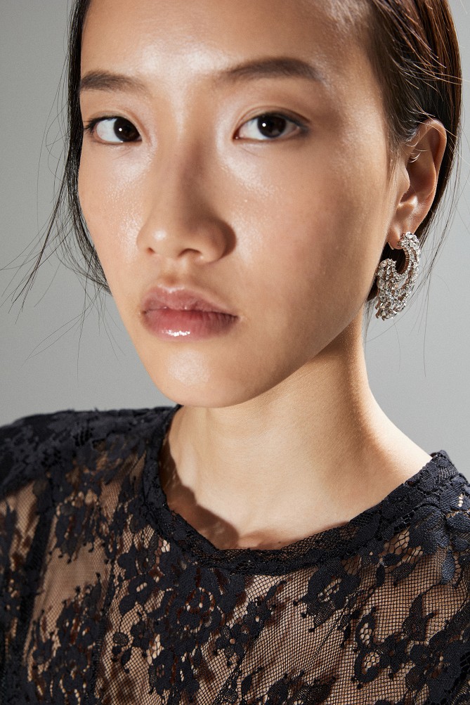 Half-hoop earrings with rhinestones