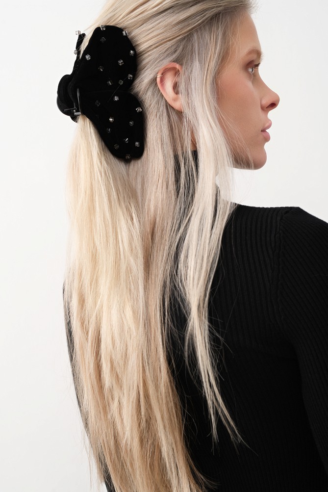 Velvet hair claw with beads