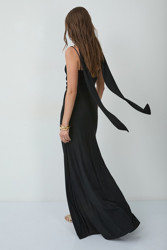 Maxi dress with a scarf detail - Gold label