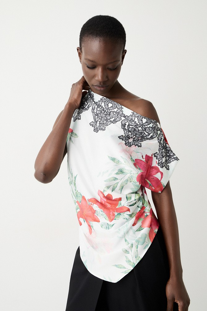 Printed blouse with one shoulder