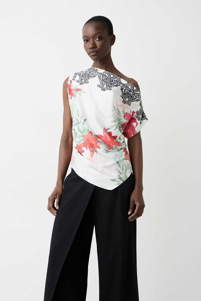 Printed blouse with one shoulder