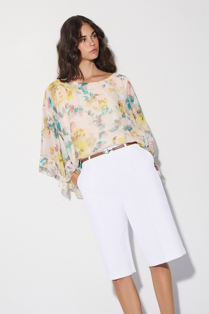 Floral blouse with ruffles