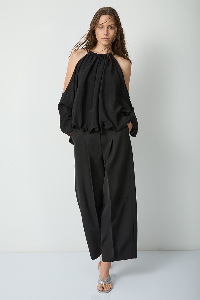 Off-shoulder balloon blouse with gathers